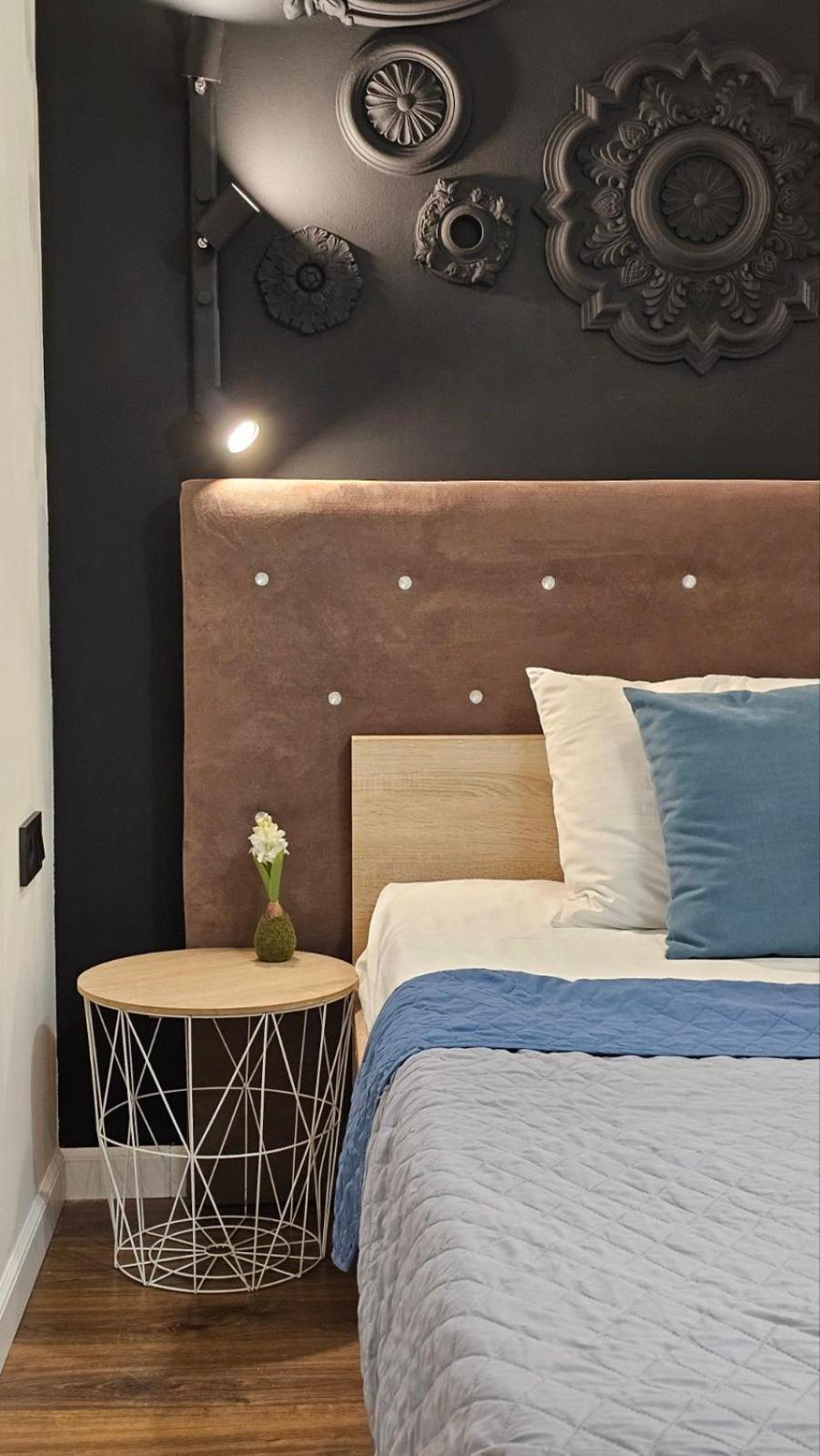 Black Room Apartment Μουκάτσεβο Εξωτερικό φωτογραφία